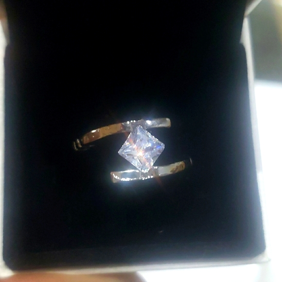 Ring 💍 Size 7 - Picture 4 of 13